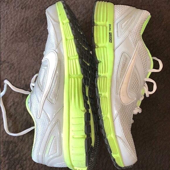 EUC WOMEN’S 11.5 NIKE DUAL FUSION ST TENNIS SHOES - Picture 5 of 7